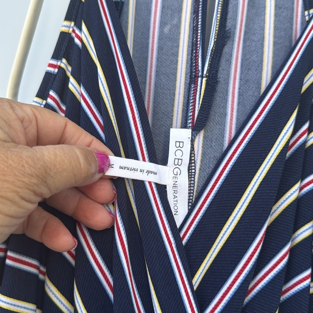 BCBGeneration Black and White Striped Jumpsuit with Relaxed Fit size medium - Picture 5 of 6